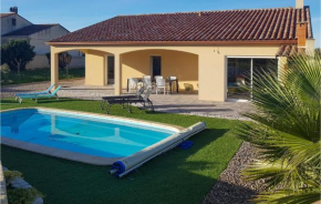 Stunning home in Quarante w/ Outdoor swimming pool, WiFi and 3 Bedrooms